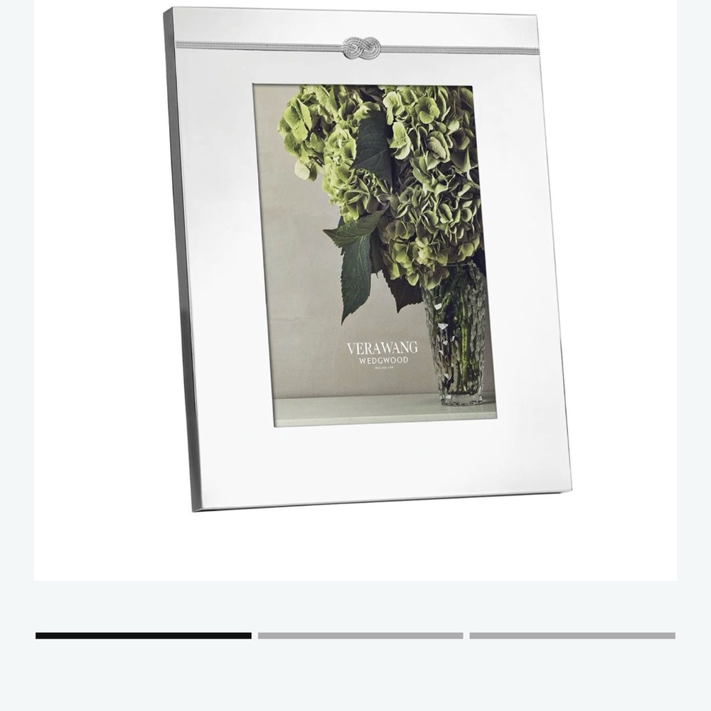 Silver Knot Vera Wang picture
Frame